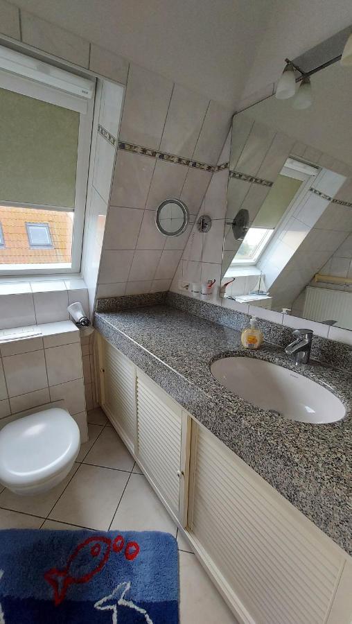 Ferienwohnung Hafenblick Wiek auf Rugen Bagian luar foto