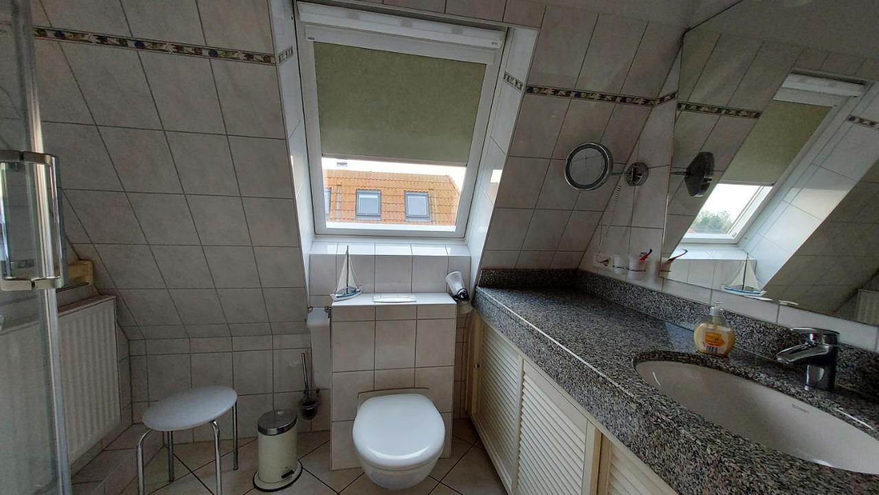 Ferienwohnung Hafenblick Wiek auf Rugen Bagian luar foto